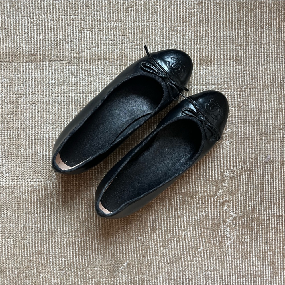 Chanel Vintage black ballet flats